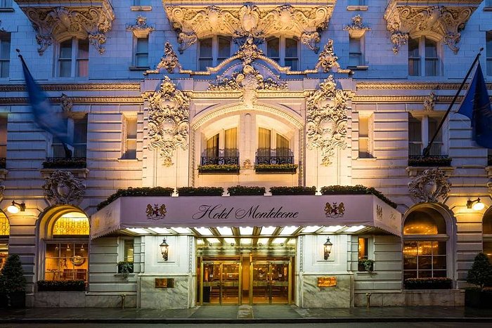 Monteleone Nighttime Facade (2)